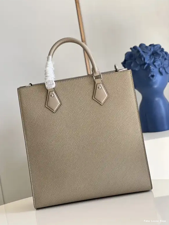 Eliminating the middleman and passing on savings to you. With massive production and tax-free benefits SAC PLAT VUITTON LOUIS PETIT 0329